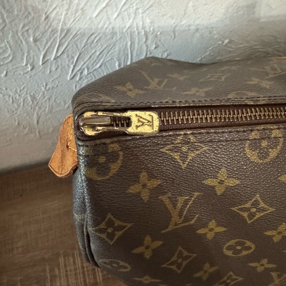 LOUIS VUITTON Flannery Travel Luggage 50 - Picture 7 of 10